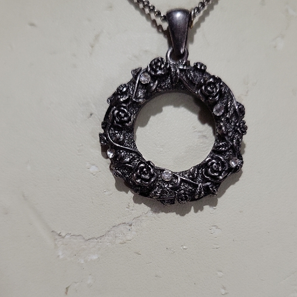 Floral Silver Pendant Necklace 17"
